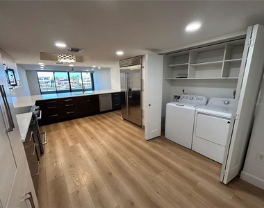 6260 Kipps Colony Court - Photo Thumbnail 9