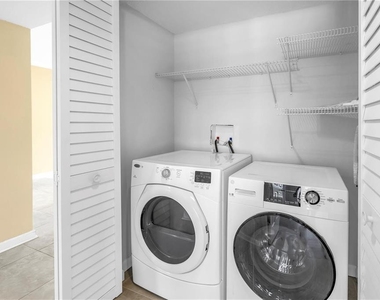 1320 Pasadena Avenue S - Photo Thumbnail 16