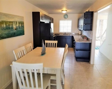 169 Pompano Drive Se - Photo Thumbnail 9