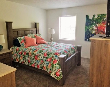 169 Pompano Drive Se - Photo Thumbnail 16