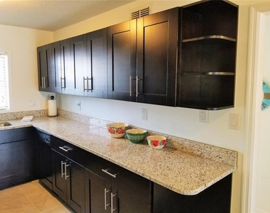 169 Pompano Drive Se - Photo Thumbnail 11
