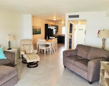 169 Pompano Drive Se - Photo Thumbnail 5