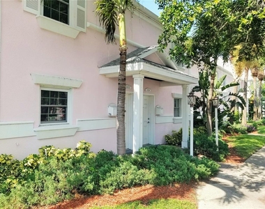 169 Pompano Drive Se - Photo Thumbnail 1