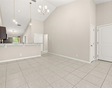 284 Reese Court - Photo Thumbnail 6