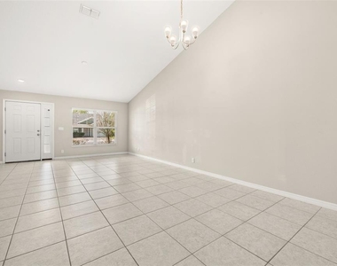 284 Reese Court - Photo Thumbnail 7