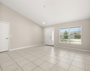 284 Reese Court - Photo Thumbnail 4