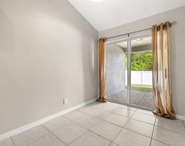 284 Reese Court - Photo Thumbnail 12