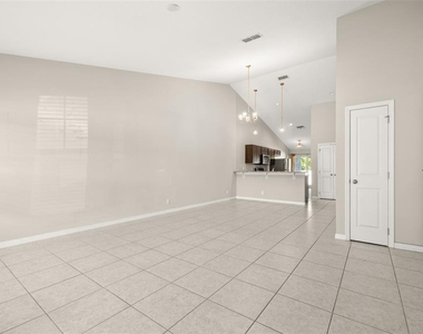 284 Reese Court - Photo Thumbnail 5