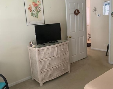571 Water Street - Photo Thumbnail 18