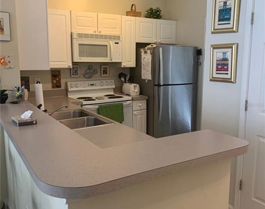 571 Water Street - Photo Thumbnail 15
