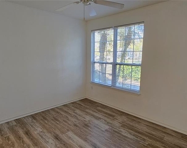 5581 Rosehill Road - Photo Thumbnail 9