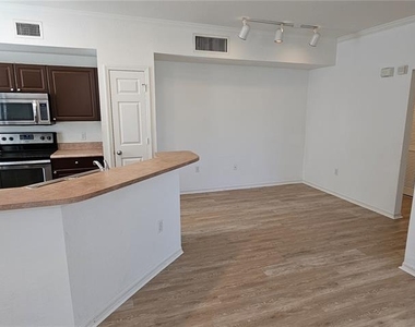 5581 Rosehill Road - Photo Thumbnail 3