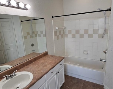5581 Rosehill Road - Photo Thumbnail 7