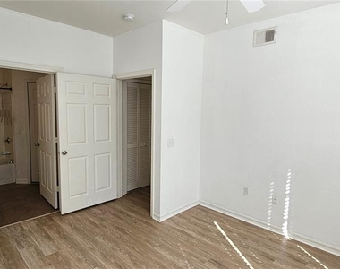 5581 Rosehill Road - Photo Thumbnail 6