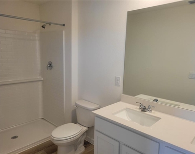6534 Sw 82nd Loop - Photo Thumbnail 9