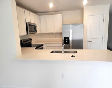 6534 Sw 82nd Loop - Photo Thumbnail 4