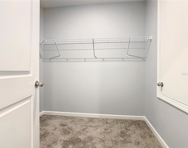 1033 Holden Way - Photo Thumbnail 29