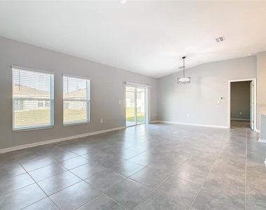 1033 Holden Way - Photo Thumbnail 16