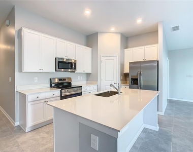 1033 Holden Way - Photo Thumbnail 9