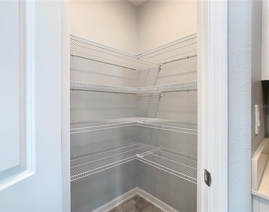 1033 Holden Way - Photo Thumbnail 18