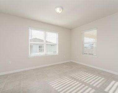3734 Haddon Avenue - Photo Thumbnail 3