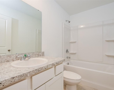2042 Hemingway Circle - Photo Thumbnail 13