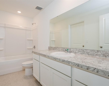 2042 Hemingway Circle - Photo Thumbnail 8