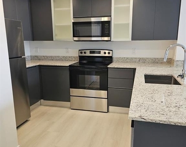 5587 Millenia Park Blvd - Photo Thumbnail 3