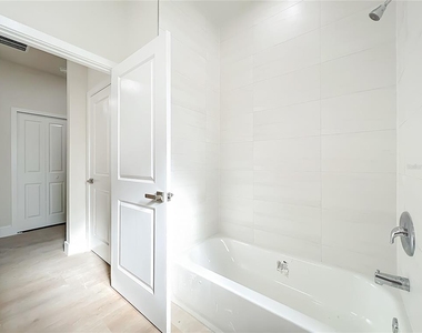 356 W 4th Street - Photo Thumbnail 24