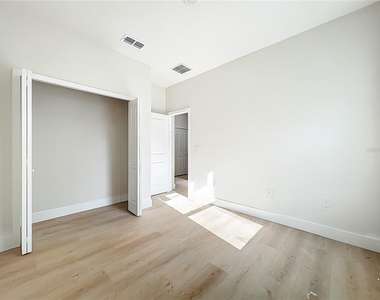 356 W 4th Street - Photo Thumbnail 20