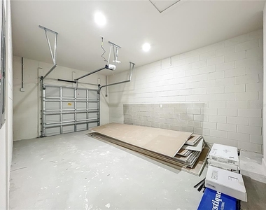 356 W 4th Street - Photo Thumbnail 28