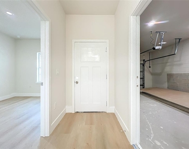 356 W 4th Street - Photo Thumbnail 31