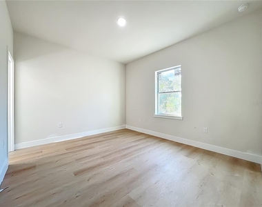 356 W 4th Street - Photo Thumbnail 25