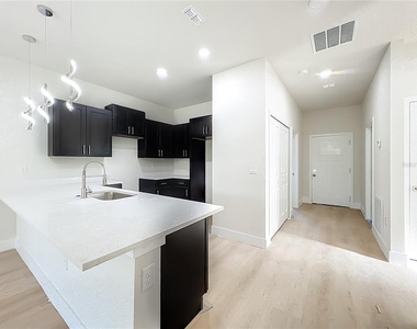 356 W 4th Street - Photo Thumbnail 13