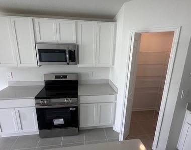 303 Artemis Street - Photo Thumbnail 18