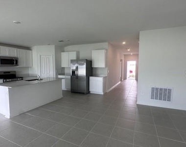 303 Artemis Street - Photo Thumbnail 21