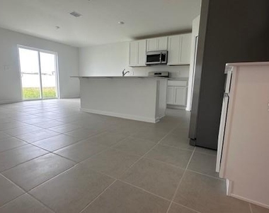 303 Artemis Street - Photo Thumbnail 12