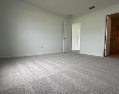 303 Artemis Street - Photo Thumbnail 24