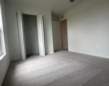 303 Artemis Street - Photo Thumbnail 9