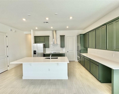 9726 Neruda Street - Photo Thumbnail 15