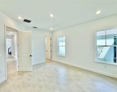 9726 Neruda Street - Photo Thumbnail 33