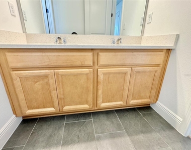 9726 Neruda Street - Photo Thumbnail 42