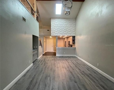 7652 Spring Bay Cove - Photo Thumbnail 8