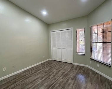 7652 Spring Bay Cove - Photo Thumbnail 18