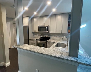 7652 Spring Bay Cove - Photo Thumbnail 4