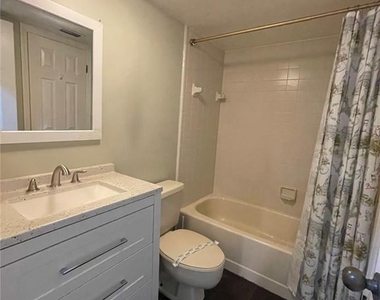 7652 Spring Bay Cove - Photo Thumbnail 21