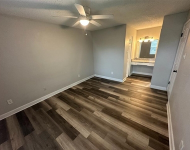 3772 Idlebrook Circle - Photo Thumbnail 8