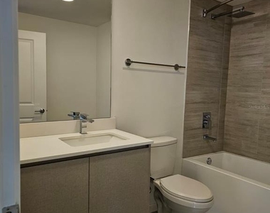 5587 Millenia Park Blvd - Photo Thumbnail 9