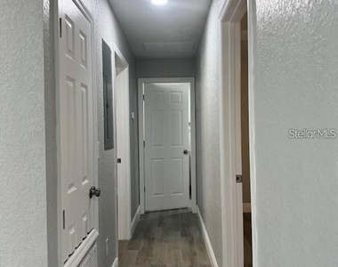 1916 Verano Drive - Photo Thumbnail 10