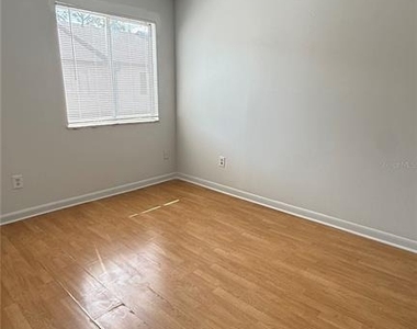 2342 Huntington Green Court - Photo Thumbnail 9